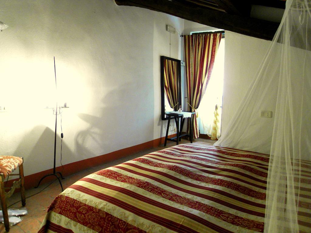Guest House Il Borgo Di Sempronio Semproniano Zimmer foto