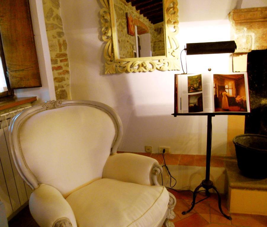 Guest House Il Borgo Di Sempronio Semproniano Zimmer foto